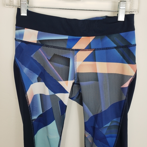 Athleta Multicolor Electric Geo Sonar Mesh Panel Capri Cropped Leggings XS - Picture 4 of 11